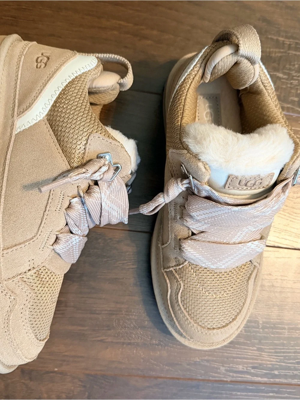 UGG Kids Lowmell Sneaker in Sand